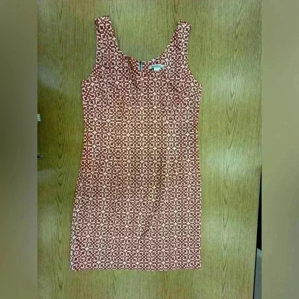 Laundry sleeveless Design Sheath Dress Size 10